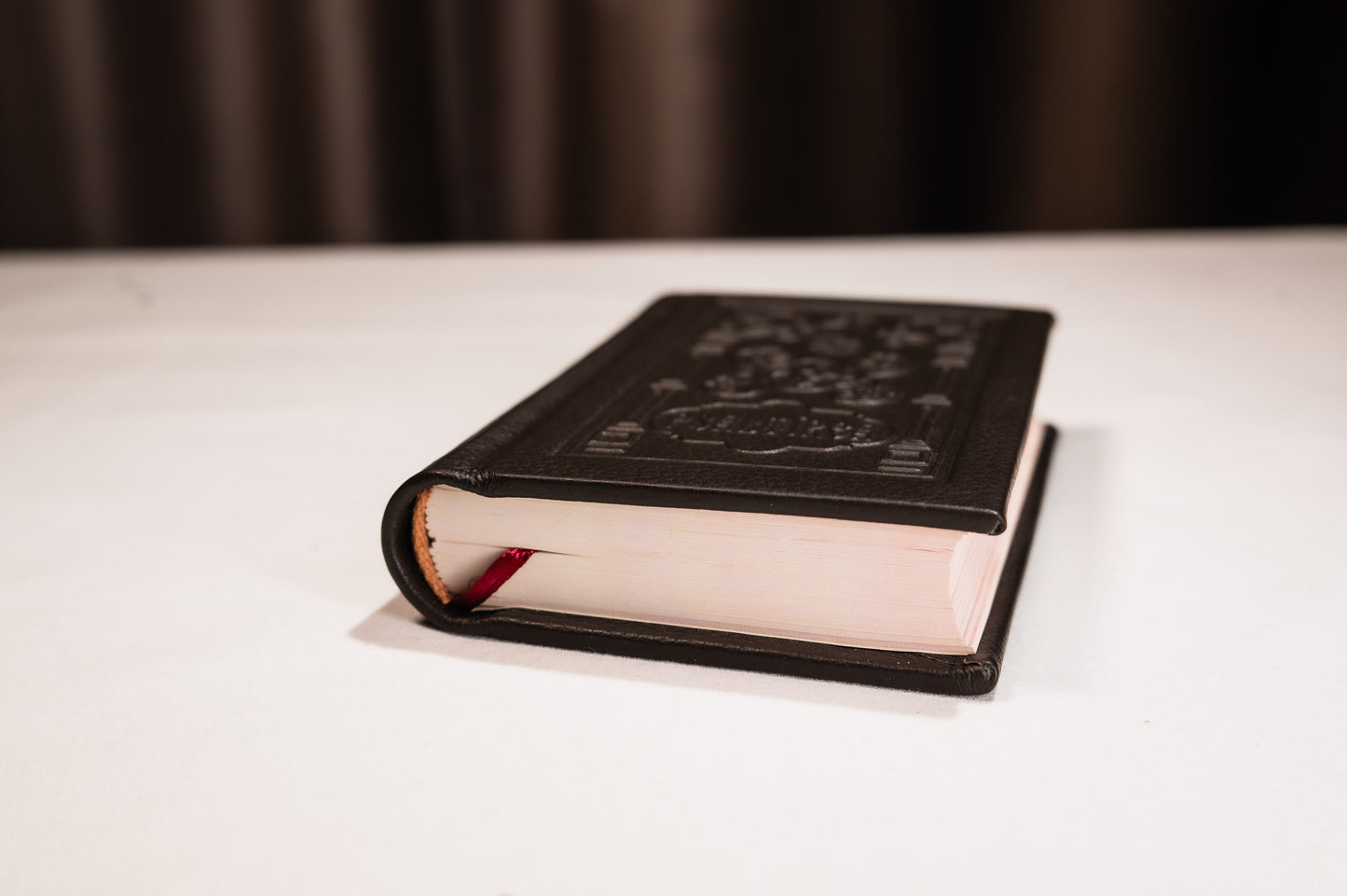 Psaltirea Mică cu Scris Mare, Legată Manual în Piele Naturală