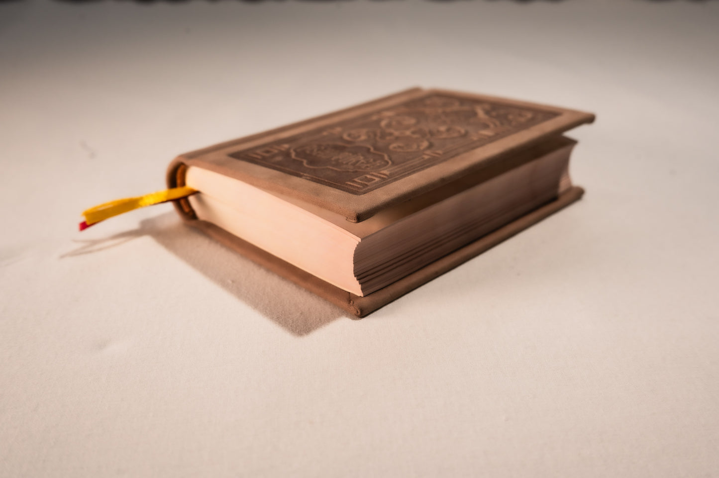 Psaltirea Mică cu Scris Mare, Legată Manual în Piele Naturală